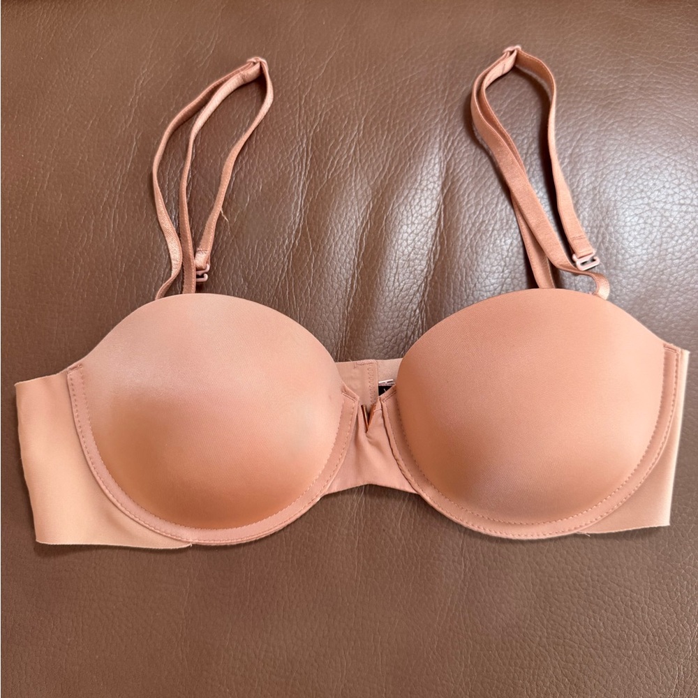 Victoria Secret pushup bra. Size34B. Never worn. No tags.